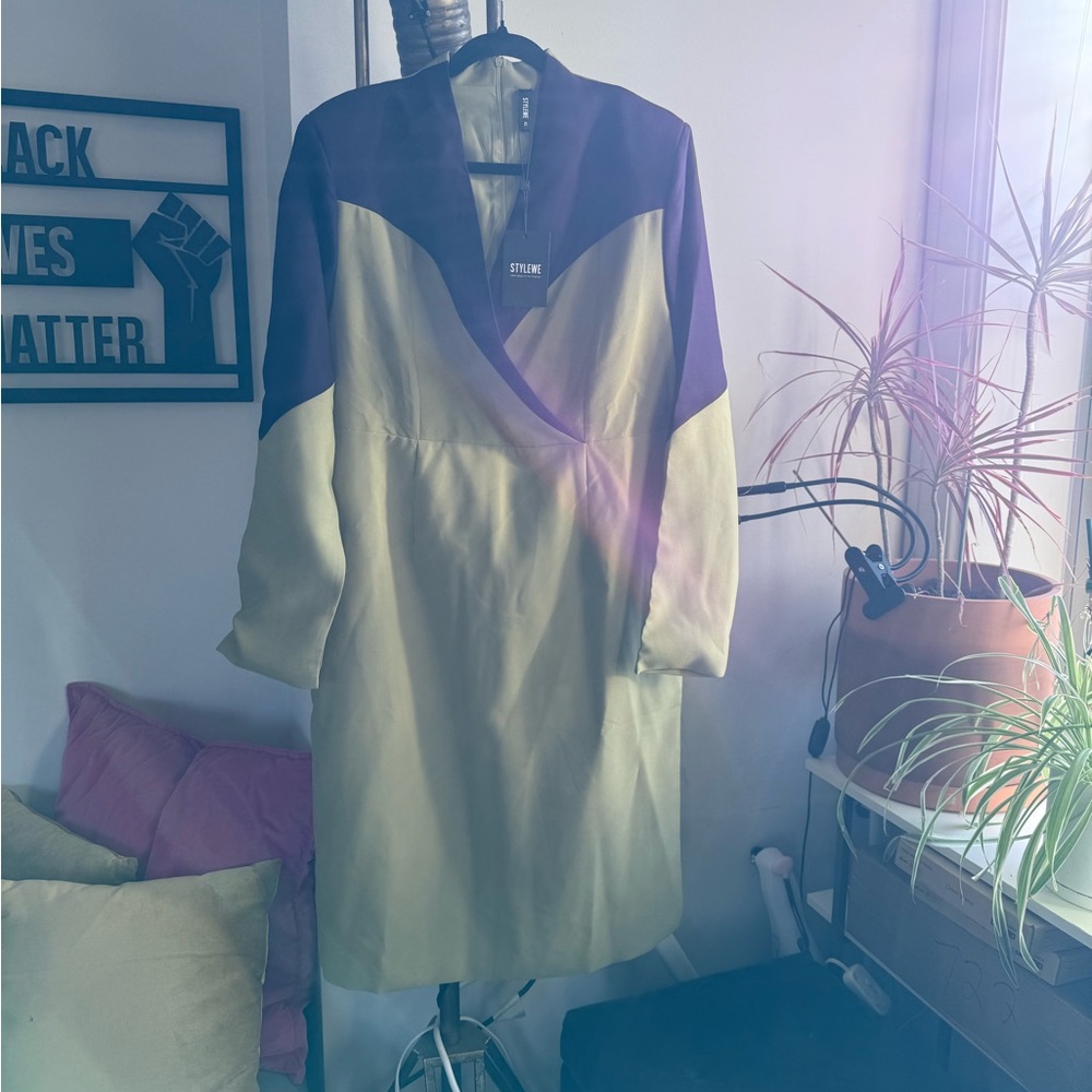 Stellah Women's Long Sleeve Purple and Cream Dress